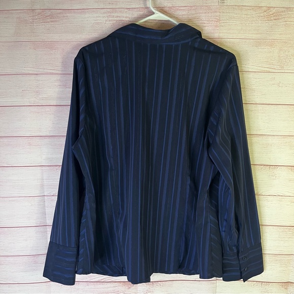 Covington Woman Button Front Blouse Size 16-18W - Picture 6 of 6